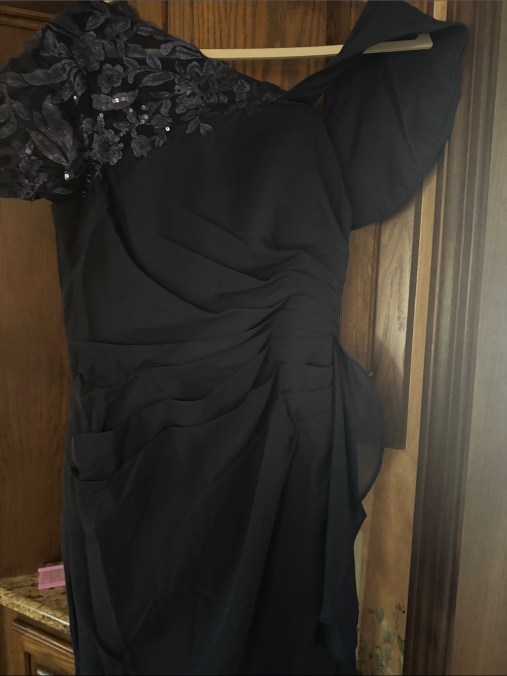 Elegant navy blue, One-Shoulder Evening Dress with Lace Appliqué